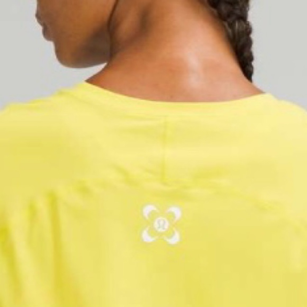 Lululemon SeaWheeze UV Protective Running Short Sleeve
*Yellow Serpentine